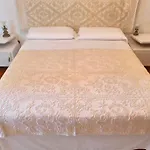 La Terrazza Sul Melograno - *